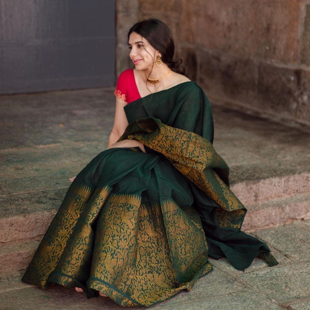 <strong>Silk Sarees: A Timeless Classic in the World of Indian Ethnic Wear</strong>